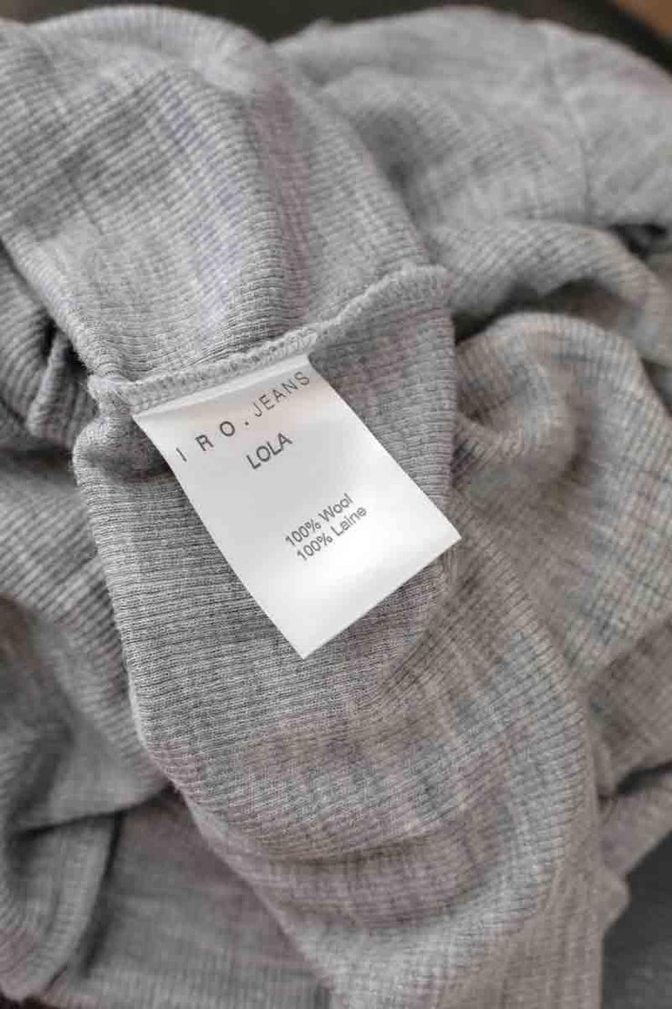 Top en laine  Iro gris. Matière principale laine. Taille 34
