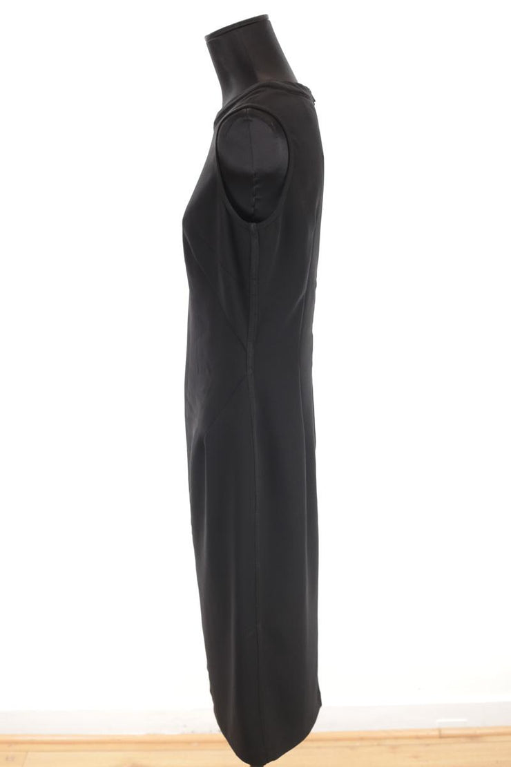 Robe Dolce & Gabbana noir. Matière principale polyester. Taille 40.
