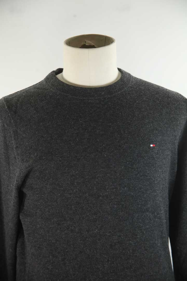 Pull Tommy Hilfiger gris laine. Taille 48.