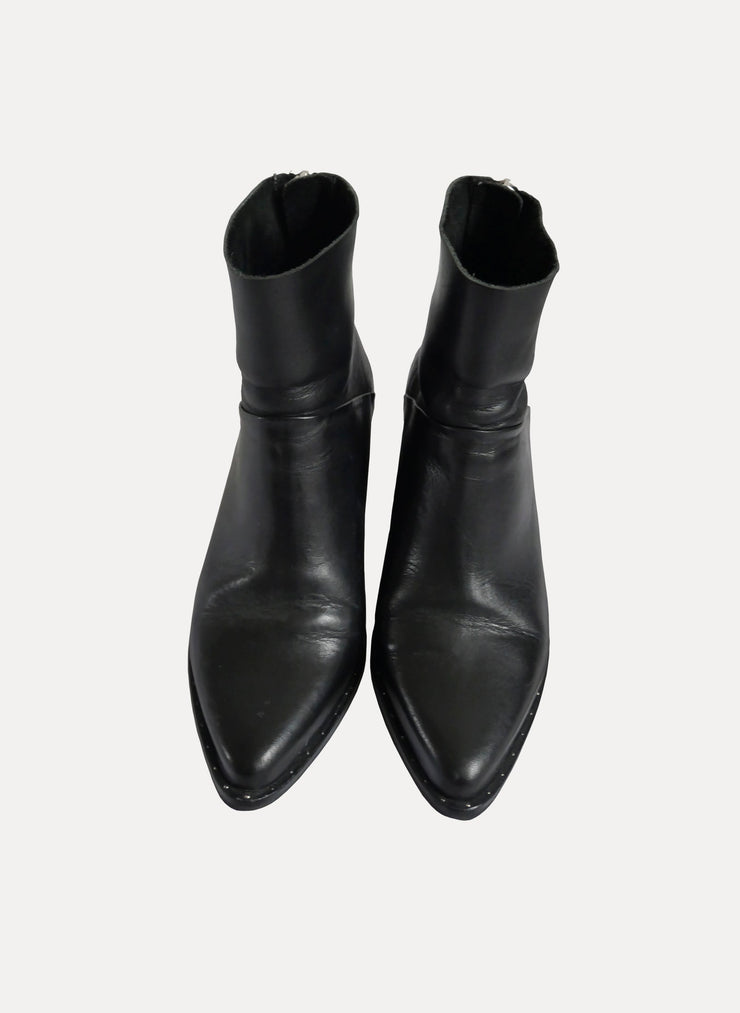 Bottines en cuir 
  de la marque JONAK pour femme de taille T37 de couleur Noir en vente sur la friperie en ligne Circular Clothing Paris