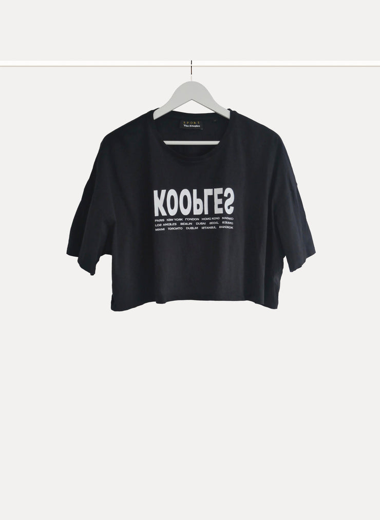 T-shirt court noir avec présence logo de la marque THE KOOPLES pour femme de taille M/38 de couleur Noir en vente sur la friperie en ligne Circular Clothing Paris