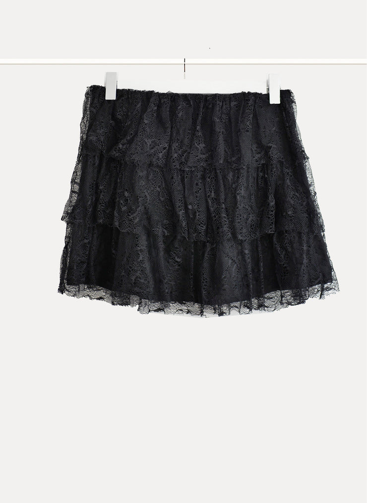 Mini jupe dentelle noir doublure soie de la marque Maje pour femme  de taille S/36 de couleur Noir en vente sur la friperie en ligne Circular Clothing Paris