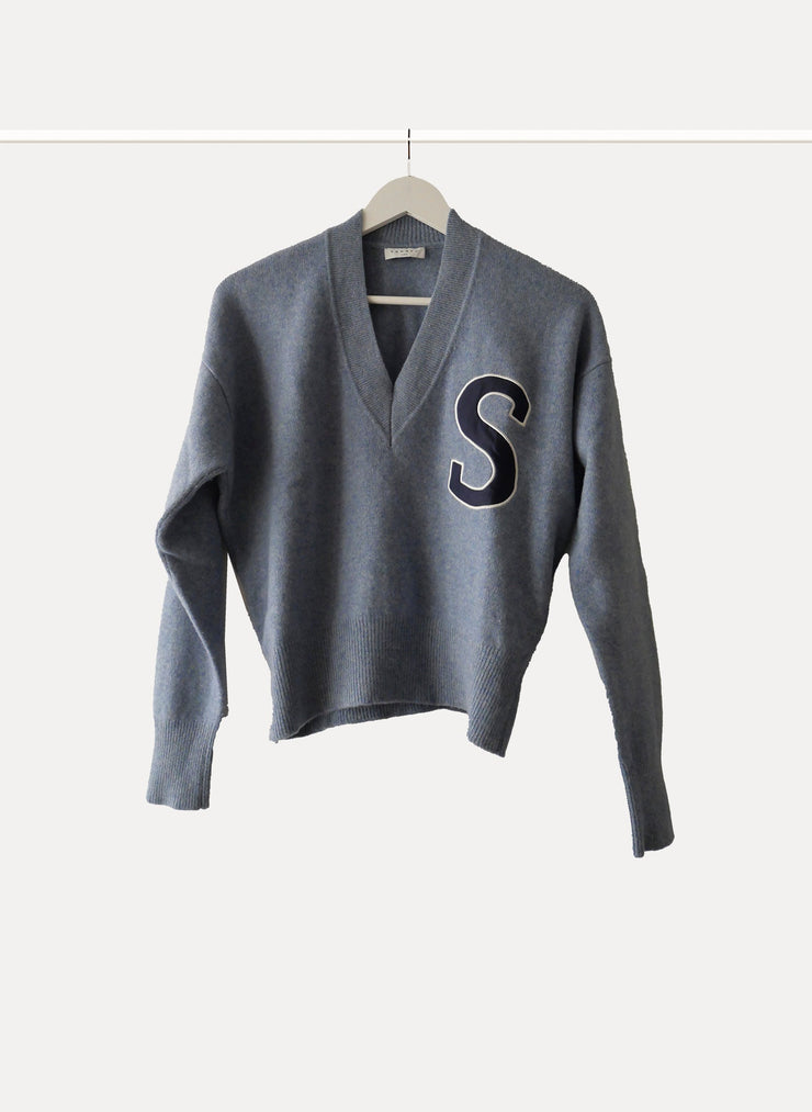Pull en laine avec patch en soie de la marque SANDRO pour femme de taille S/36 de couleur Bleu en vente en ligne sur Circular Clothing Paris